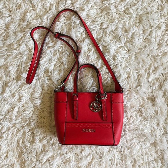 👜✨RED GUESS PURSE - Picture 1 of 3